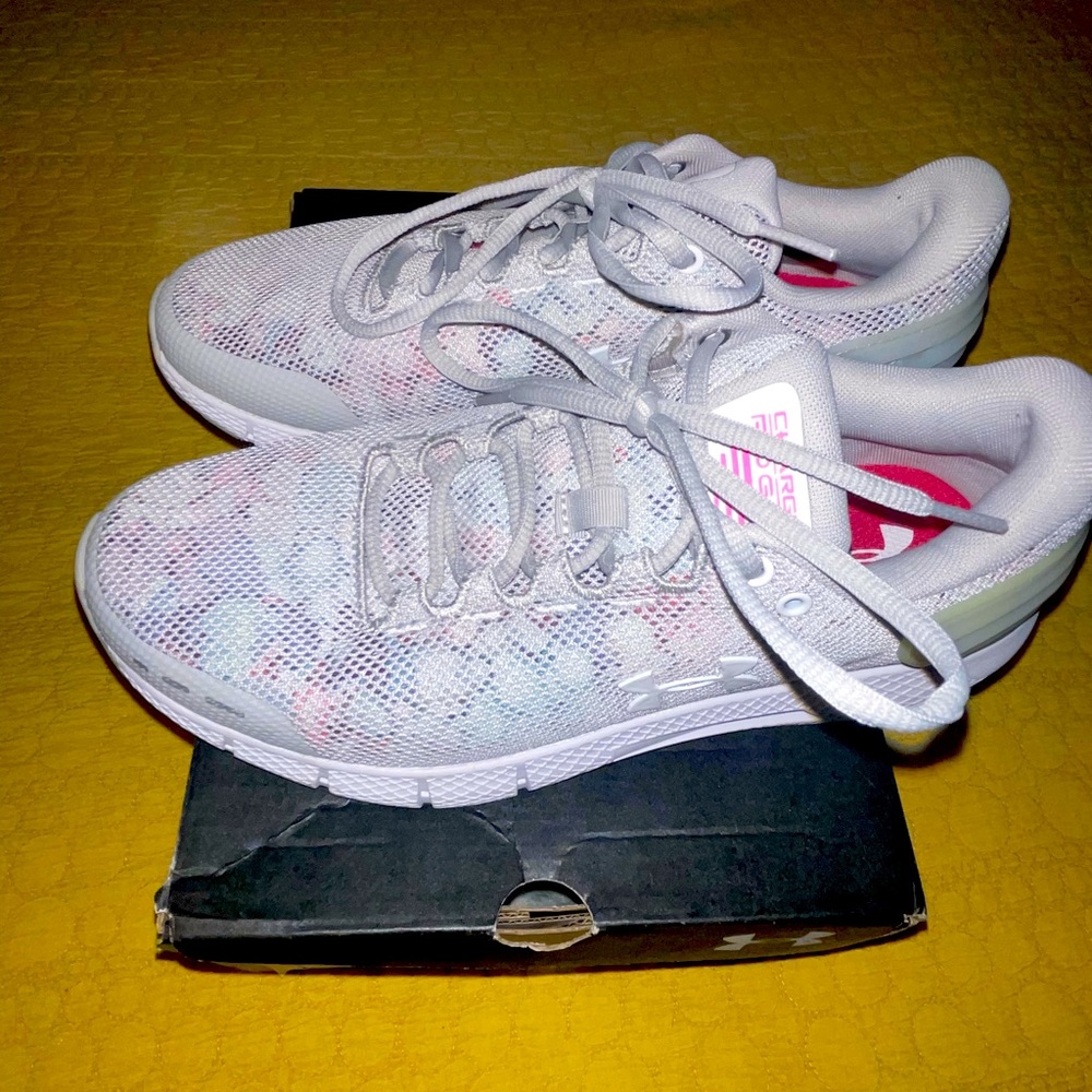 Under Armor Tennis Shoes